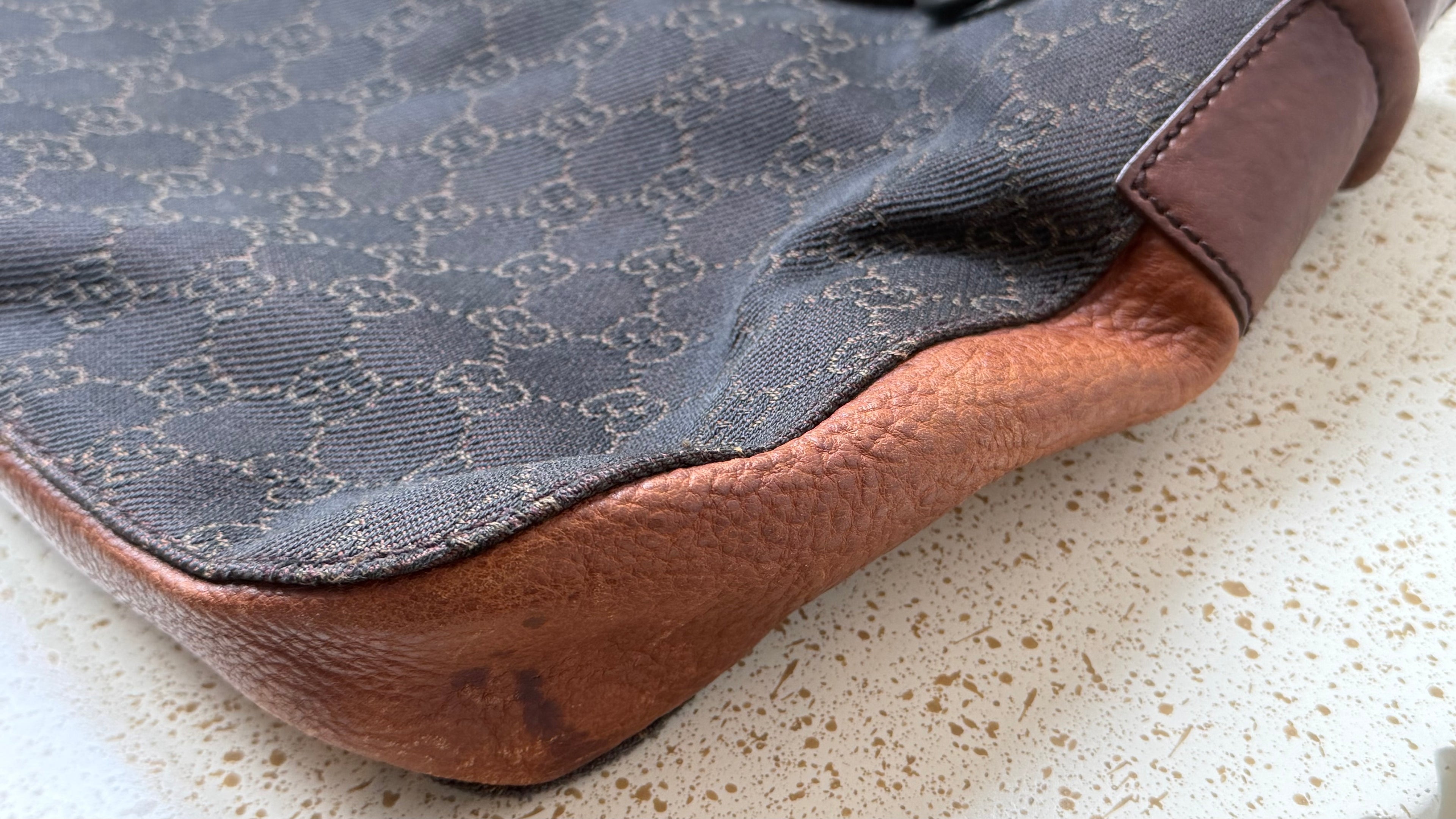 Gucci GG Canvas Shoulderbag