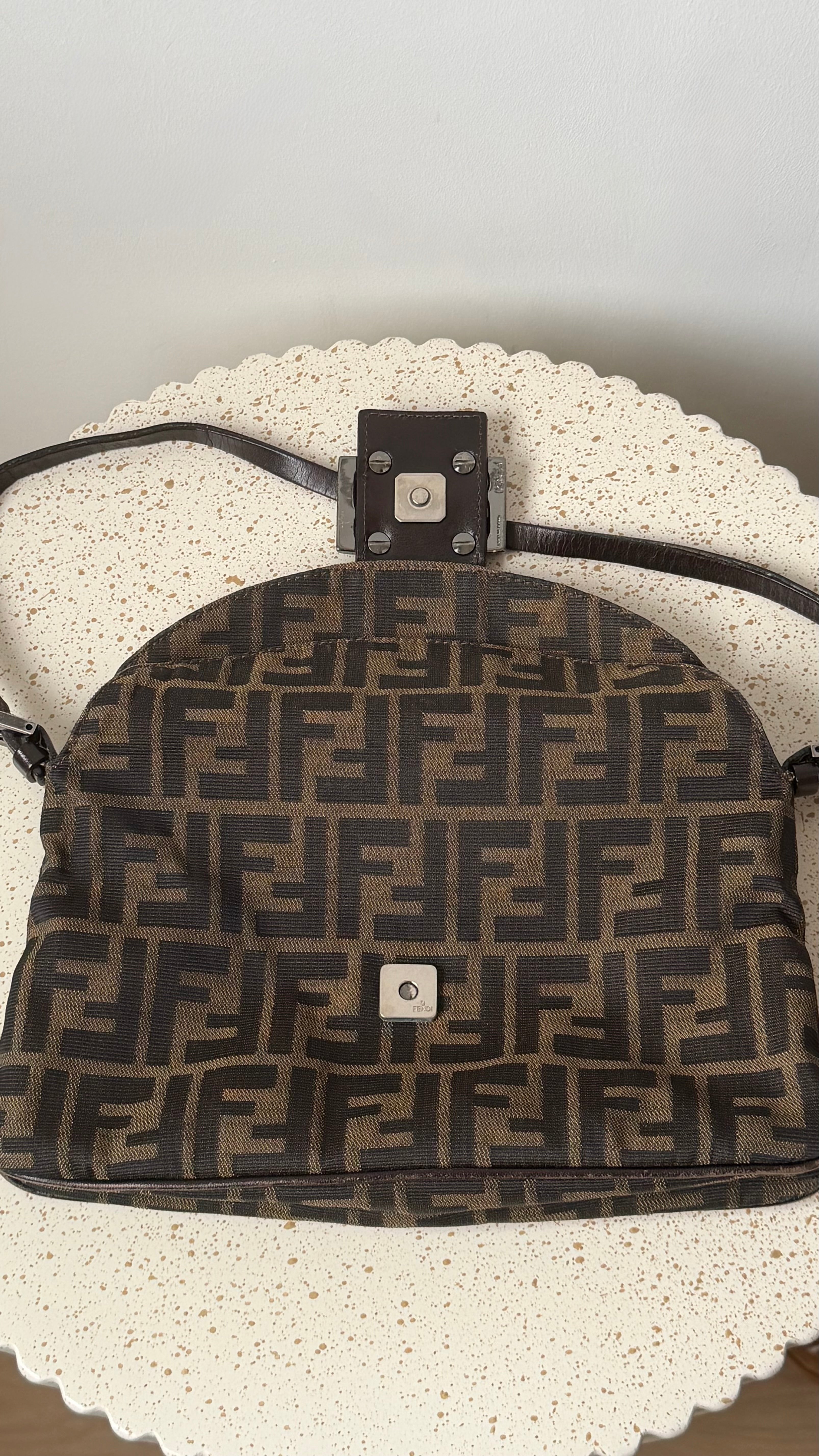 Fendi Baquette Marrone