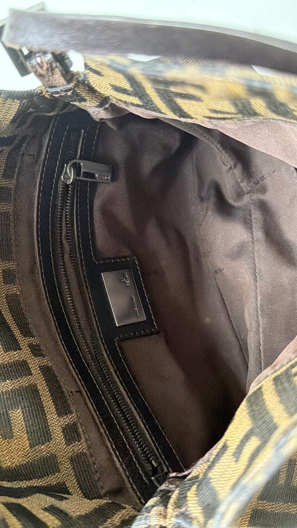 Fendi Baquette Marrone